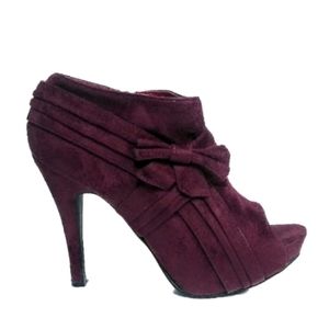 Charming Charlies Women's 7 Red Zip Ankle Booties